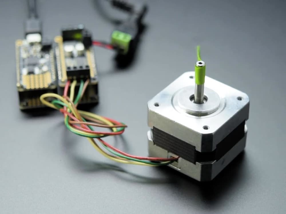 NEMA 17 kare gövdeli step motor